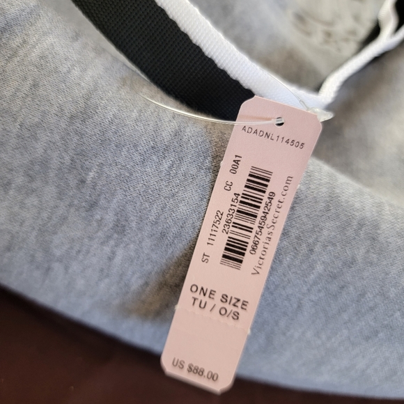 NWT Victoria's Secret Sport Duffle Bag - Picture 7 of 7